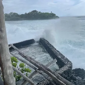  Homestay Moonlight Oceanfront Delight