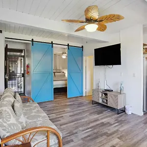  Apartment Airy Less Than 1 Mi To And Town