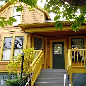 Ne Oregon Modern Victorian Duplex Apartment Portland
