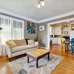 Charming 1909 St Johns Holiday home Portland